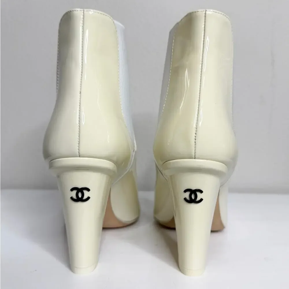 Chanel Resort 2022 Ivory Chelsea Ankle Boots Interlocking CC Logo Patent Size 37